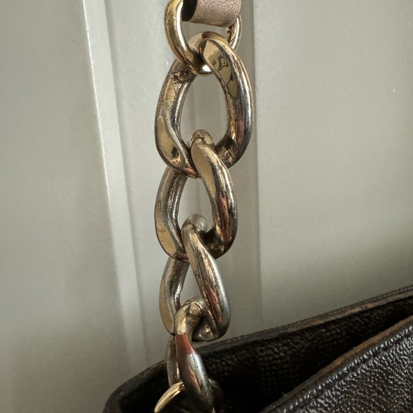 Micheal Kors Crossbody bag - Picture 9 of 14